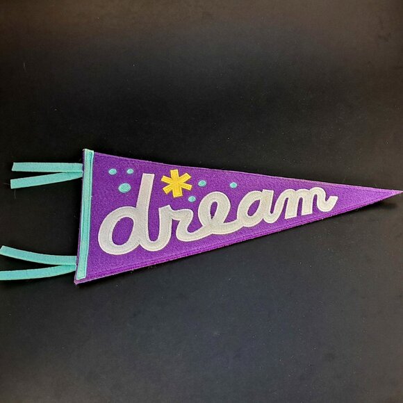 Hallmark Dream Pennant - Picture 1 of 3